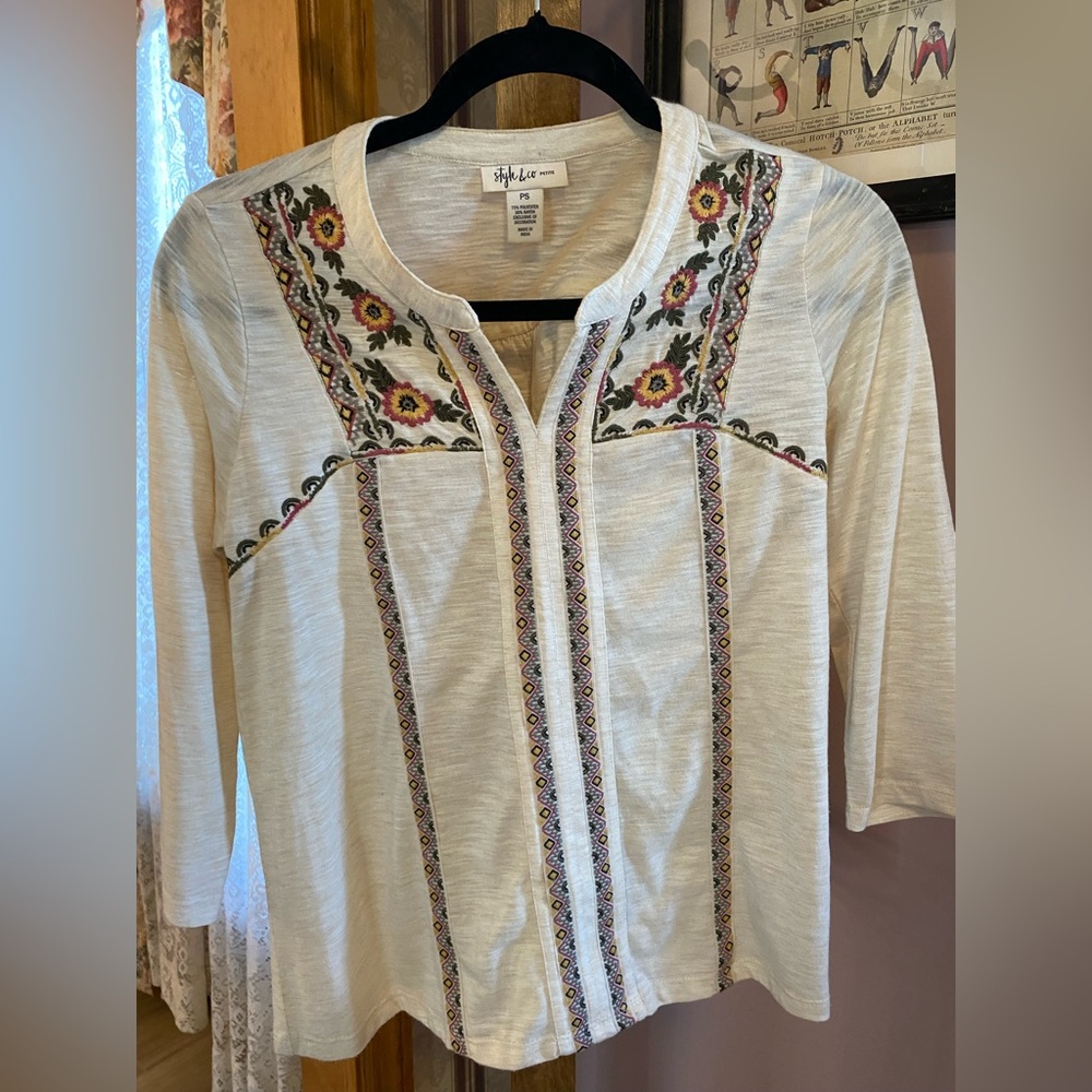 Style&Co PS Women's Cream Embroidered Top, Vneck, 3/4 sleeves